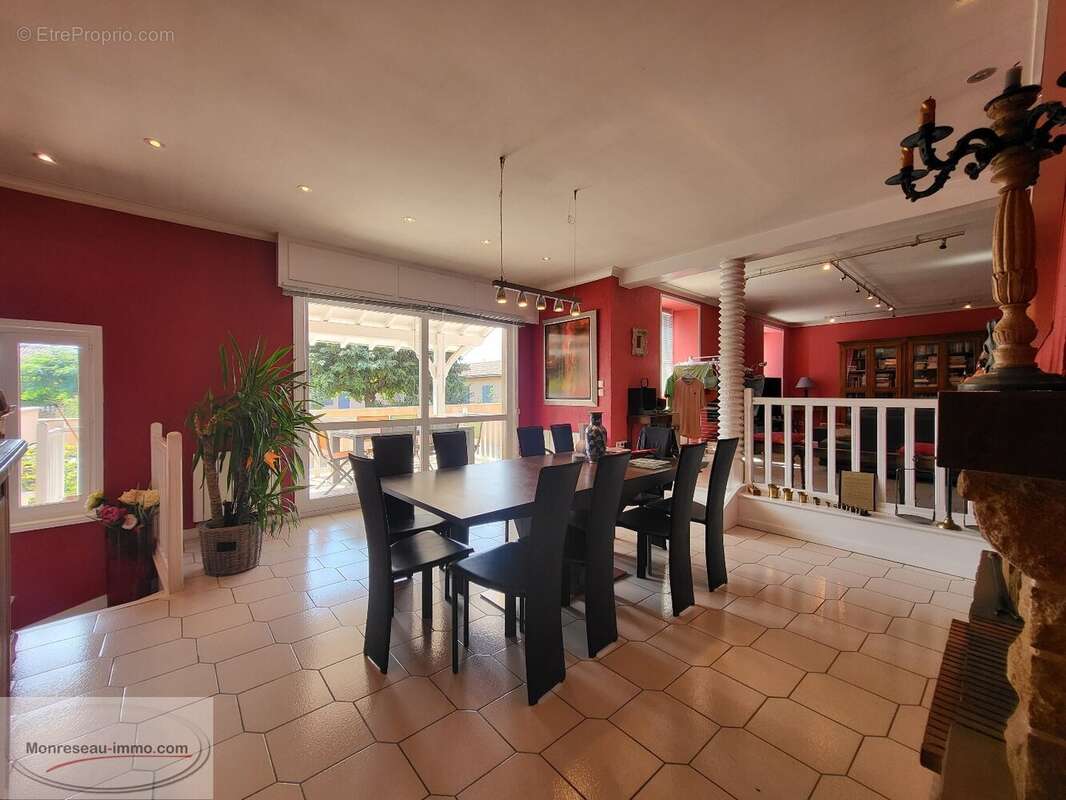 Propriete familiale avec caveau de 60m² ! - photo 2