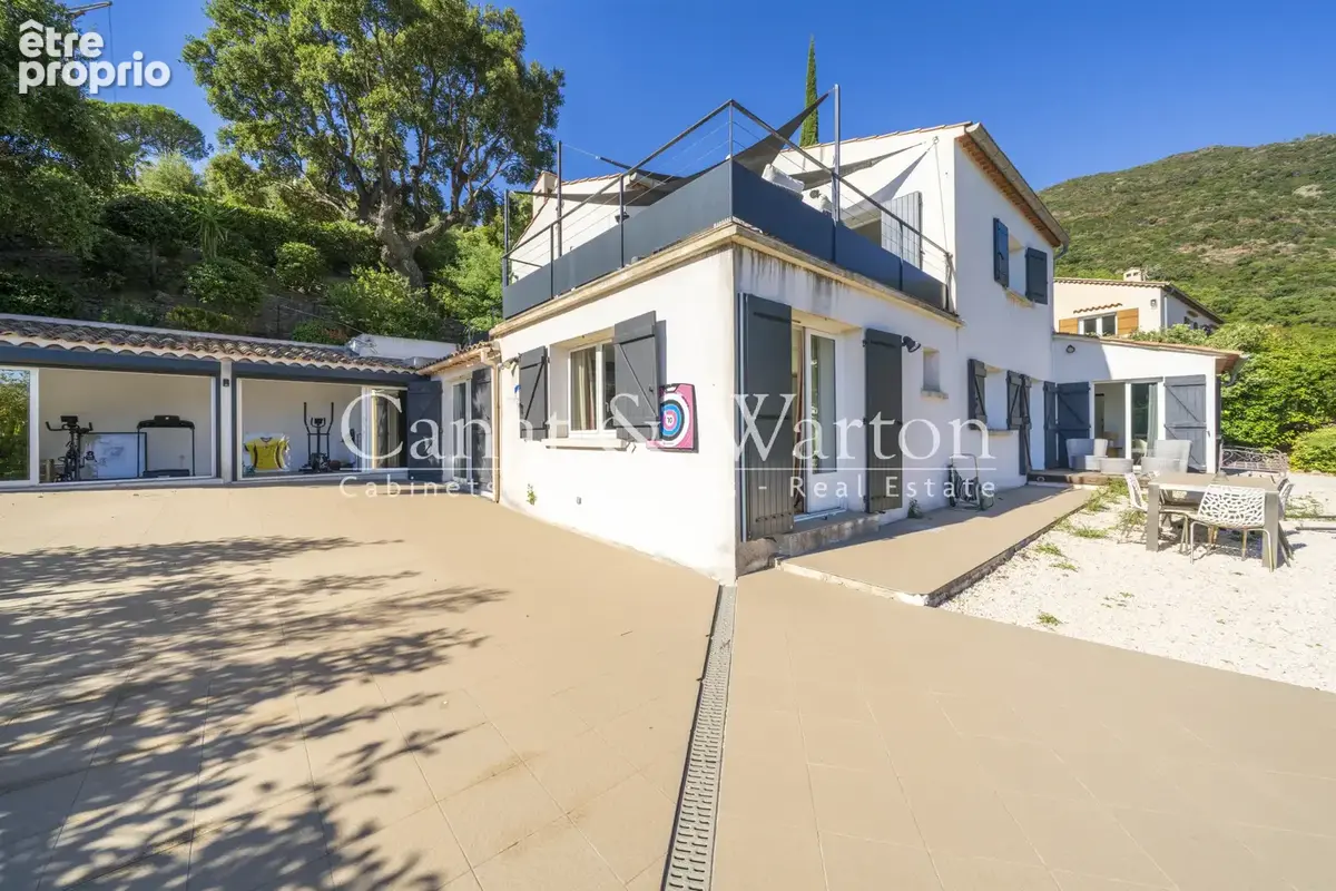Dans une impasse à cavalaire, villa avec vue mer & piscine - photo 13