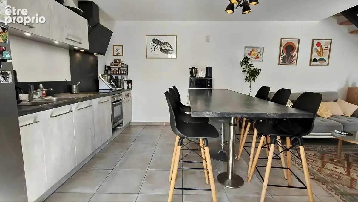 Blaye centre à pied   Maison en pierre   Jardin 1 212 m2 sans vis-à-vis   DPE C - photo 8