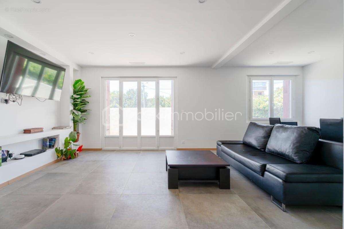 Appartement à SIX-FOURS-LES-PLAGES