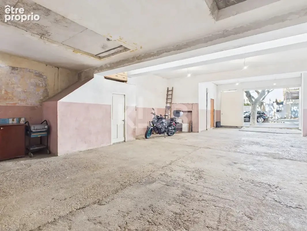 Local commercial à vendre à Port de Bouc - 112 m² - Travaux à prévoir - photo 3