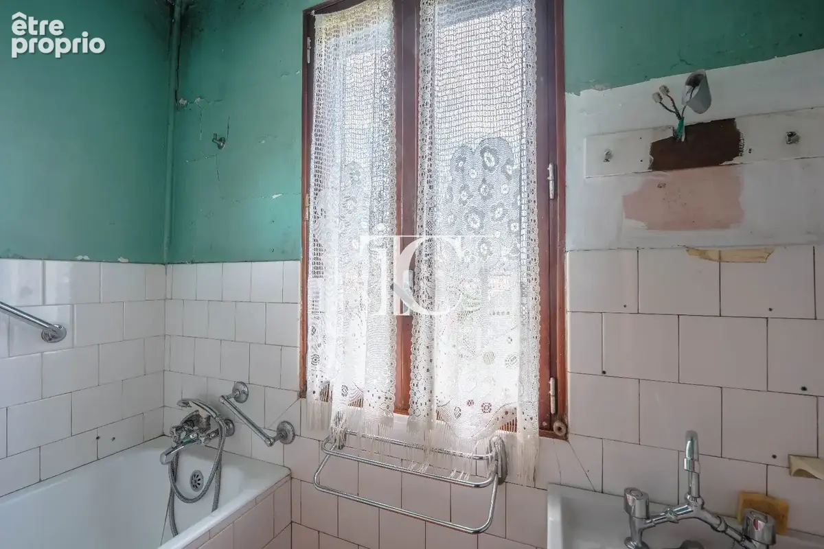 Maison 2 chambres 1702m² de terrain centre village - photo 10