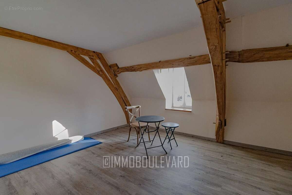 Maison à BOUSSAC-BOURG