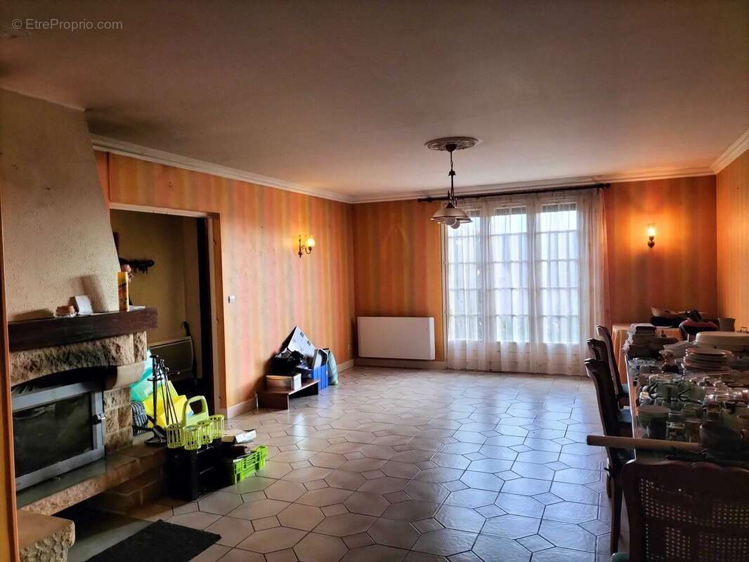 Maison 98 m² à Saint-Aubin-De-Locquenay  - photo 3
