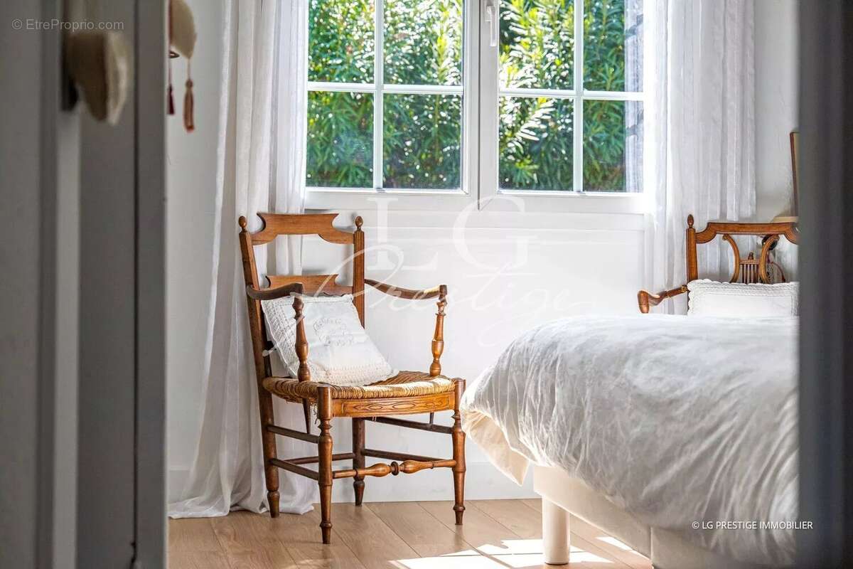 Mougins, Maison de plain-pied avec piscine - photo 6