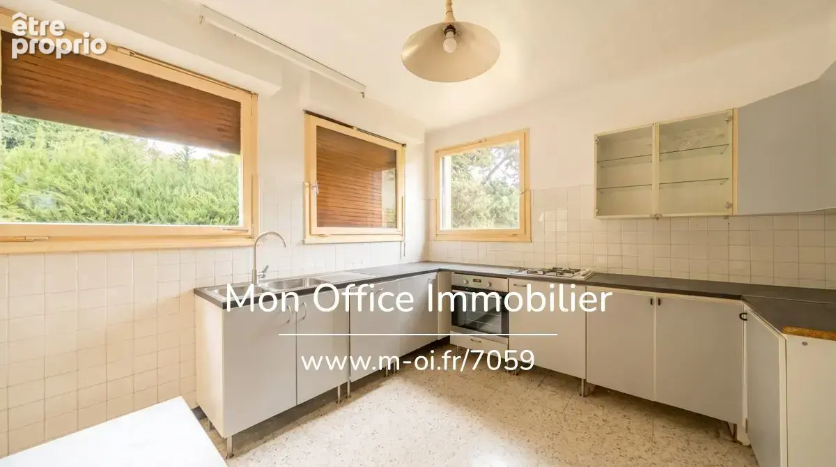 Référence : 7059-SBA - Maison plain pied - Eguilles - Fort potentiel - Piscine - photo 10