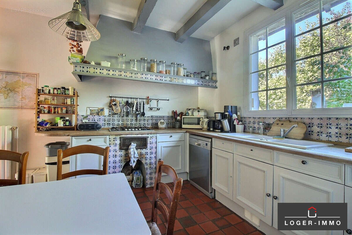 Maison à SAINT-MAUR-DES-FOSSES