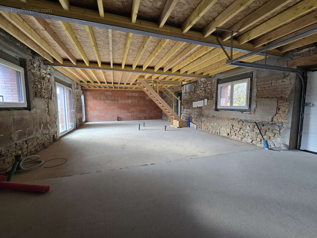 Maison à MONTREUIL-SOUS-PEROUSE