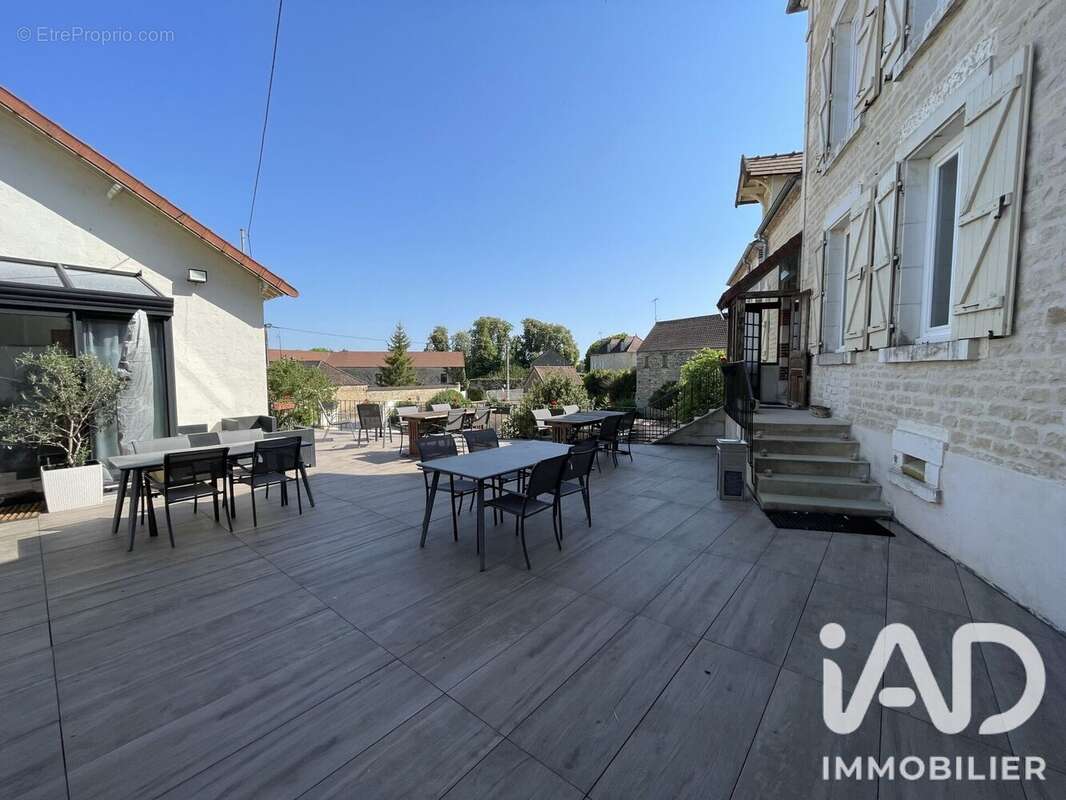 Photo 2 - Maison à PACY-SUR-ARMANCON