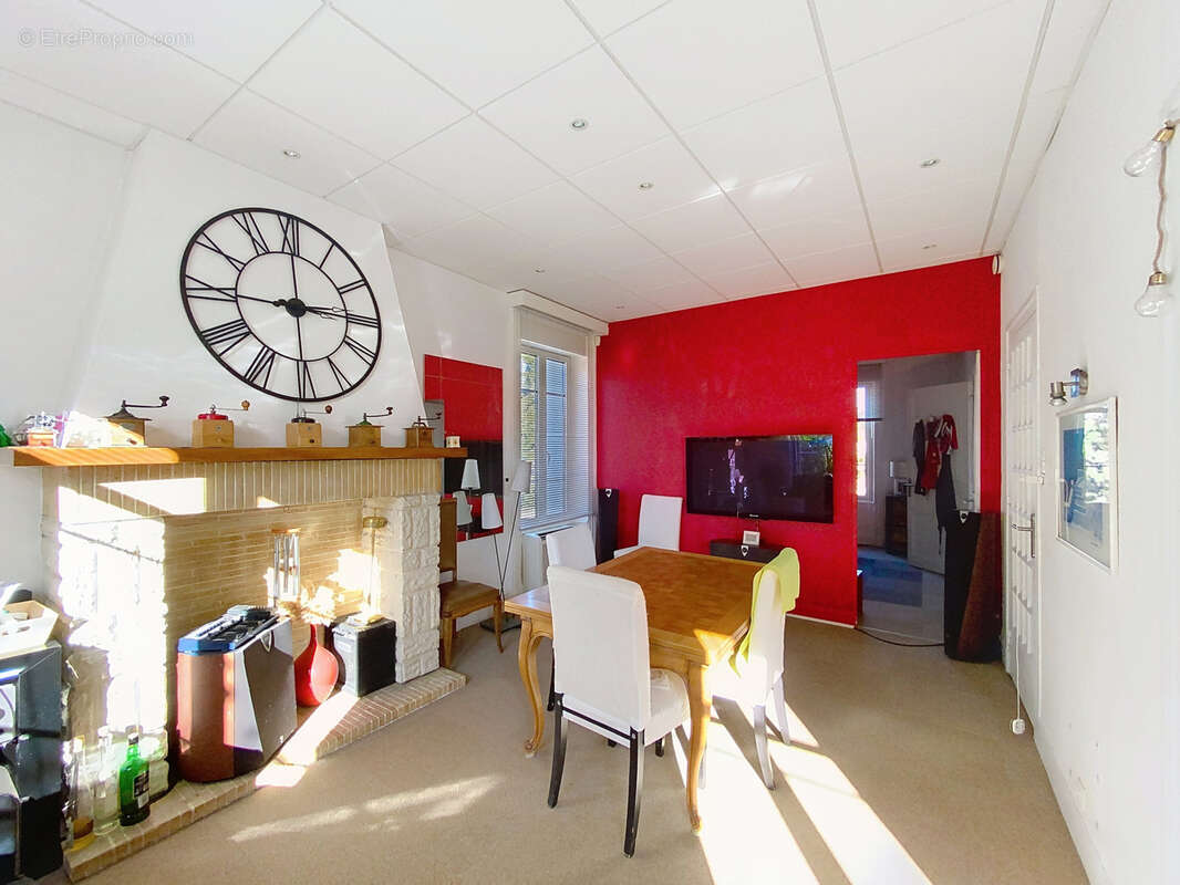 Maison à SAINT-PRIEST-EN-JAREZ