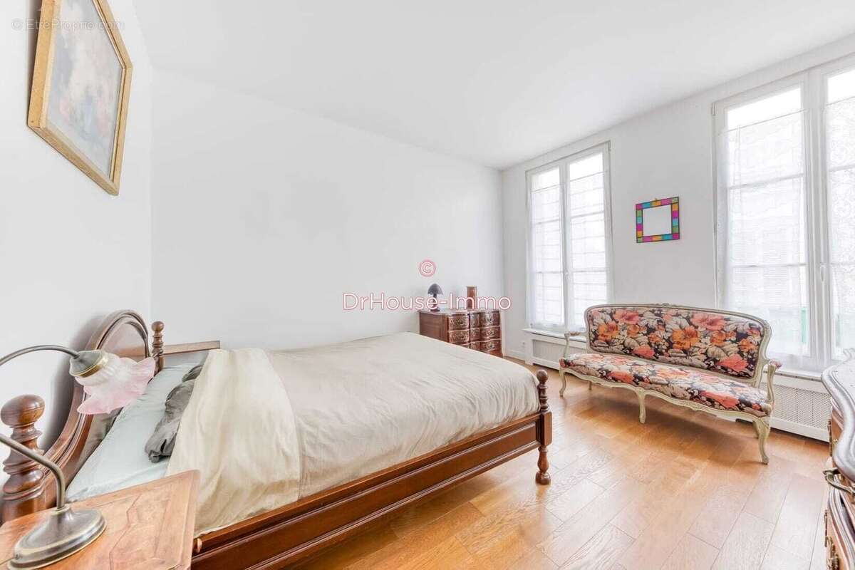 Appartement 87 m² à Paris-9e  - photo 8