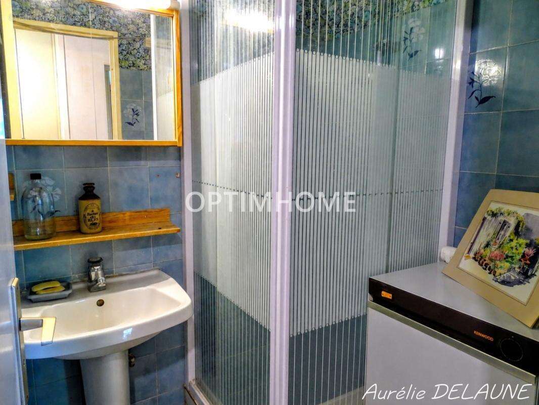 Appartement 92m2 - T4 - 2 chambres - Balcon - Cave - Box - Proche centre-ville et gare RER D - photo 8