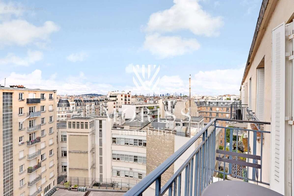 Appartement à PARIS-16E