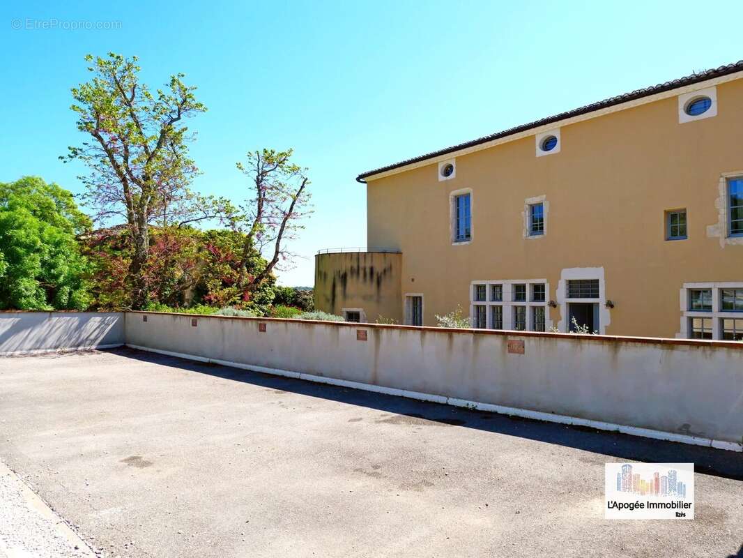 Appartement à LUSSAN