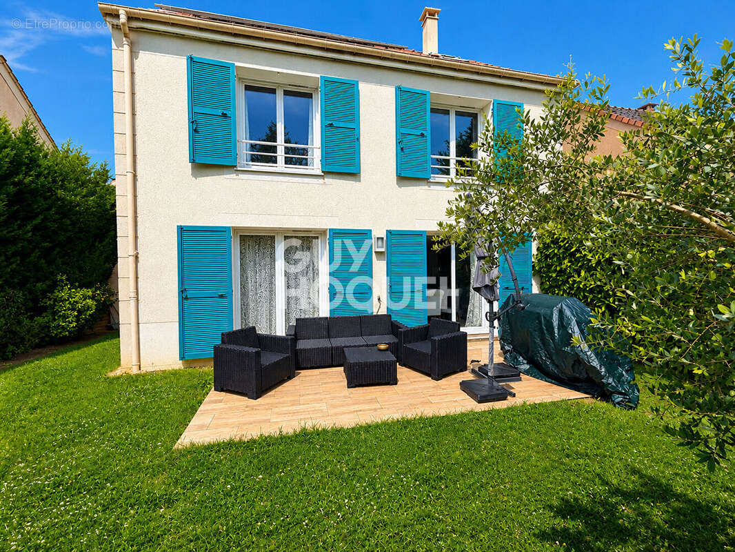 Maison à MENNECY