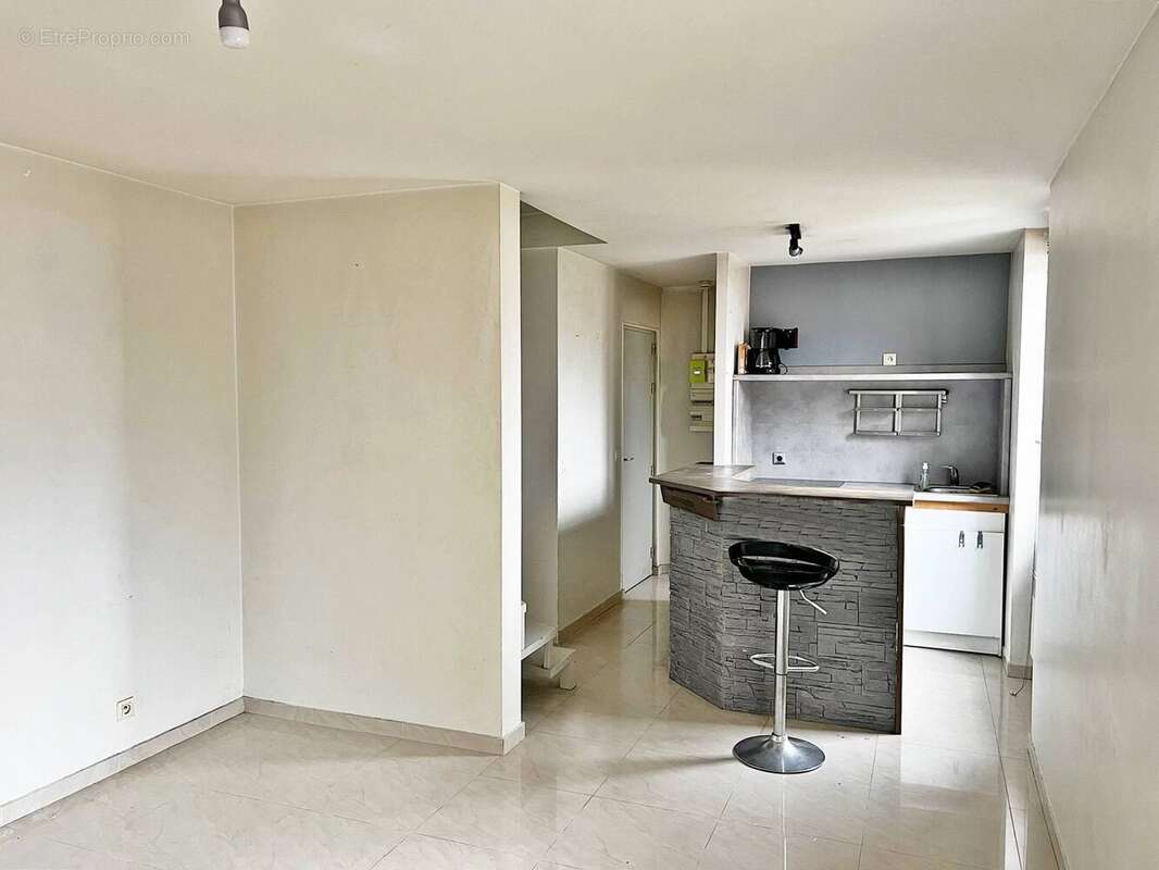 Appartement à SAINT-MAUR-DES-FOSSES