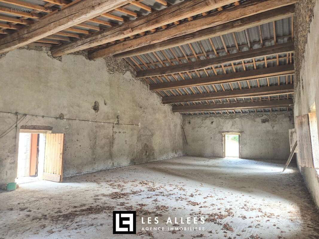 Maison à FELINES-SUR-RIMANDOULE