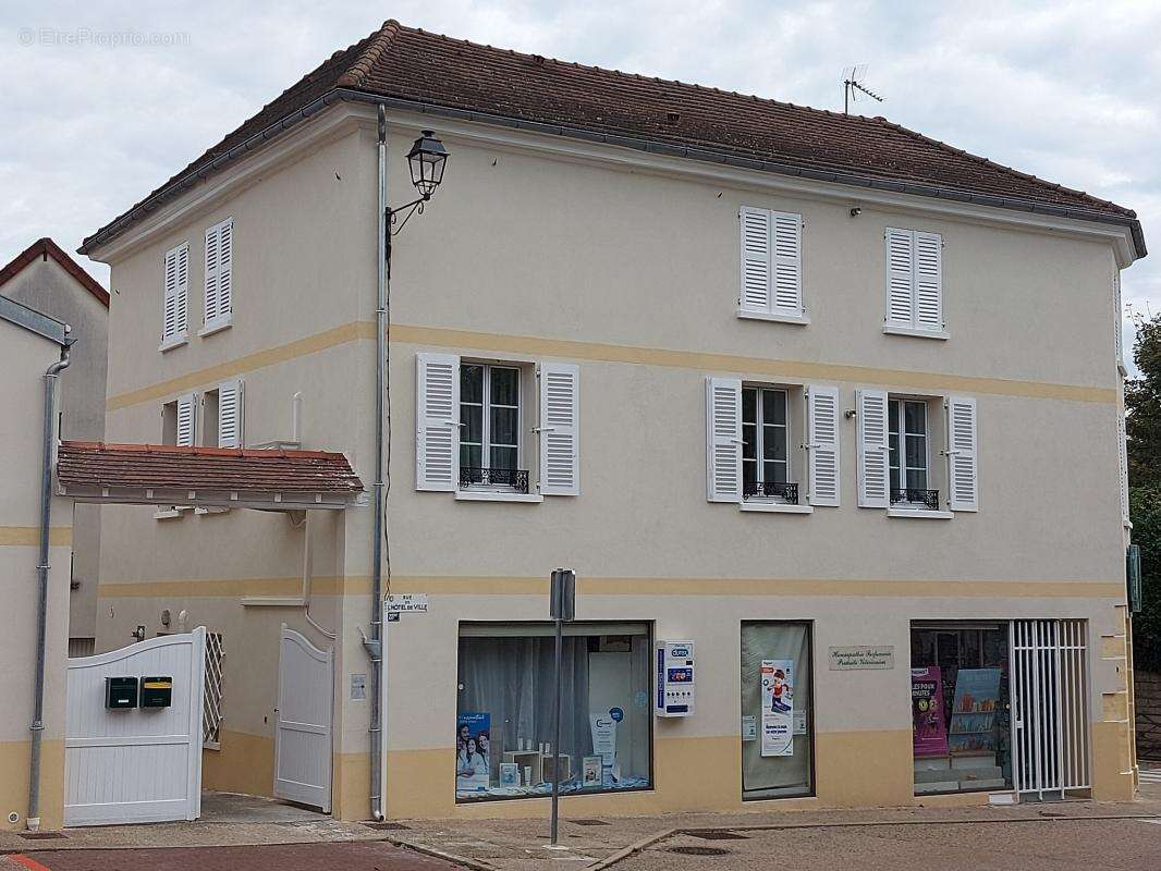 Appartement à JUZIERS