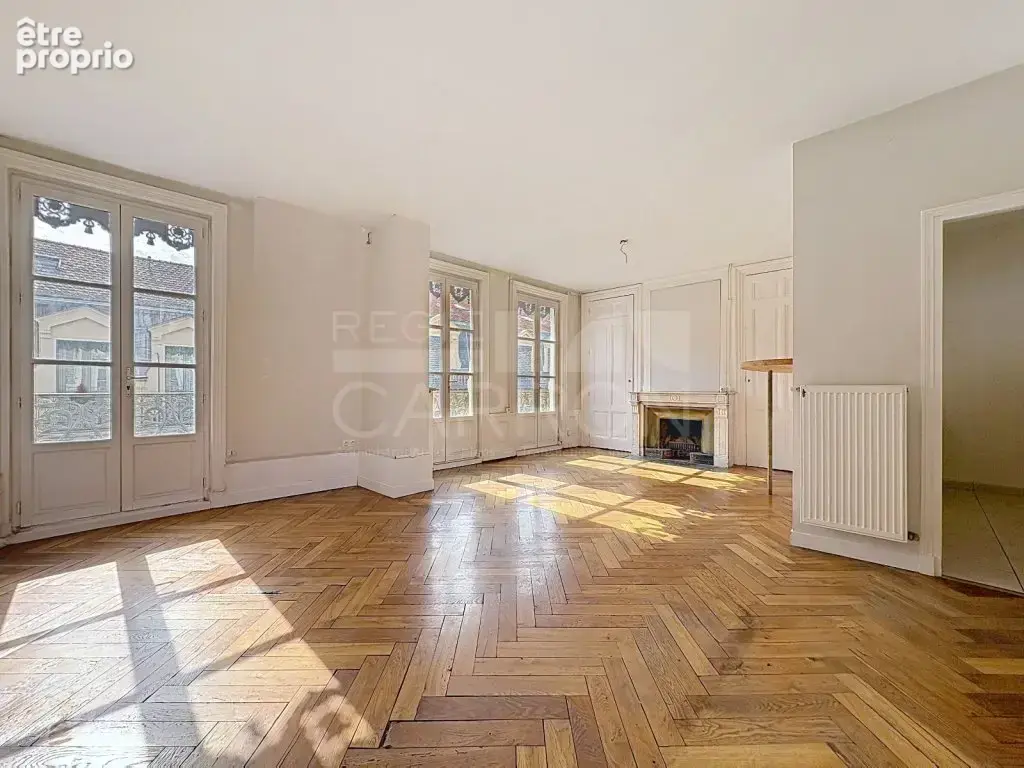 Lyon 2 / jacobin - rue gasparin t3 57m² dernier etage balcon 345000€ - photo 2