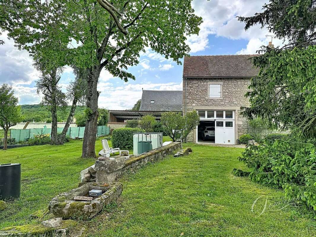 En exclusivité: Maison de campagne en pierres au cœur de la campagne bourguignonne - photo 14