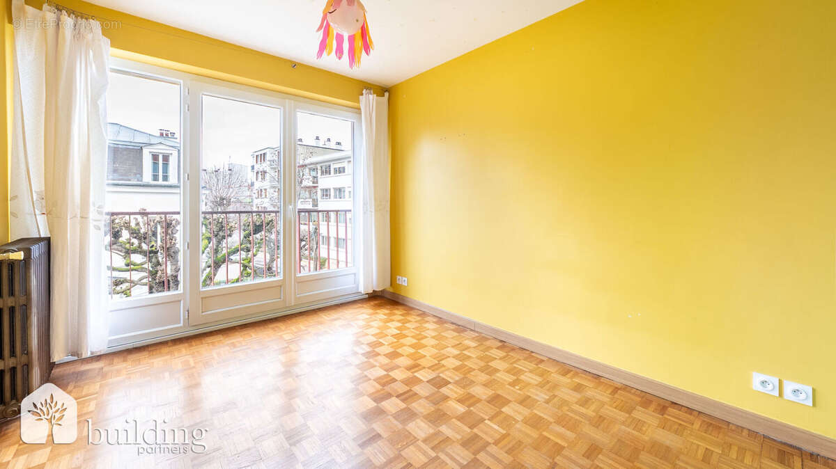 Appartement à COURBEVOIE