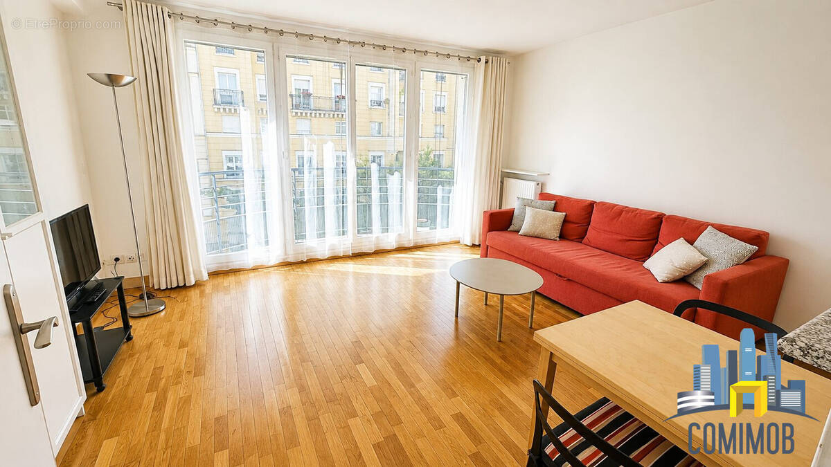 Appartement à COURBEVOIE