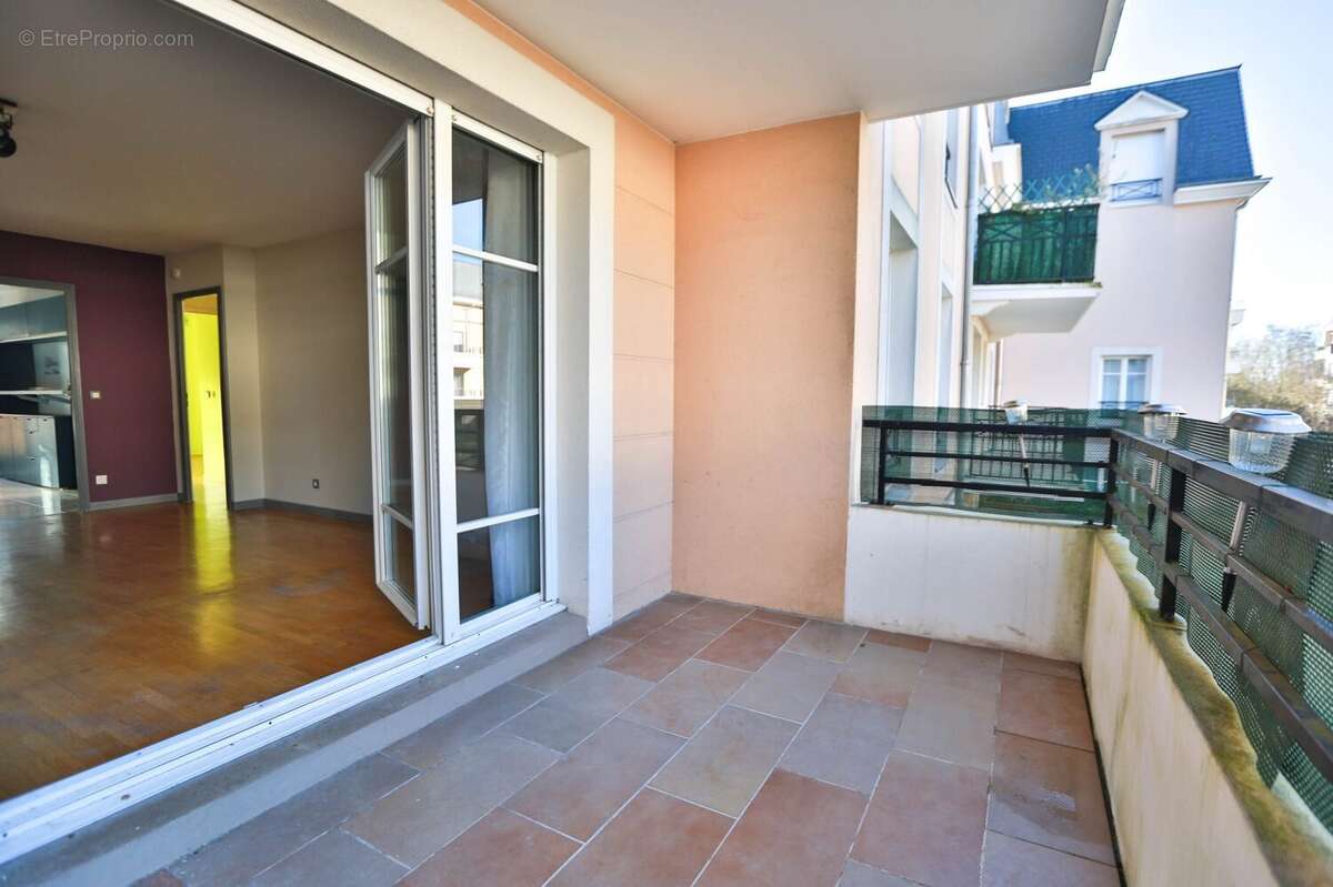 Appartement à EMERAINVILLE