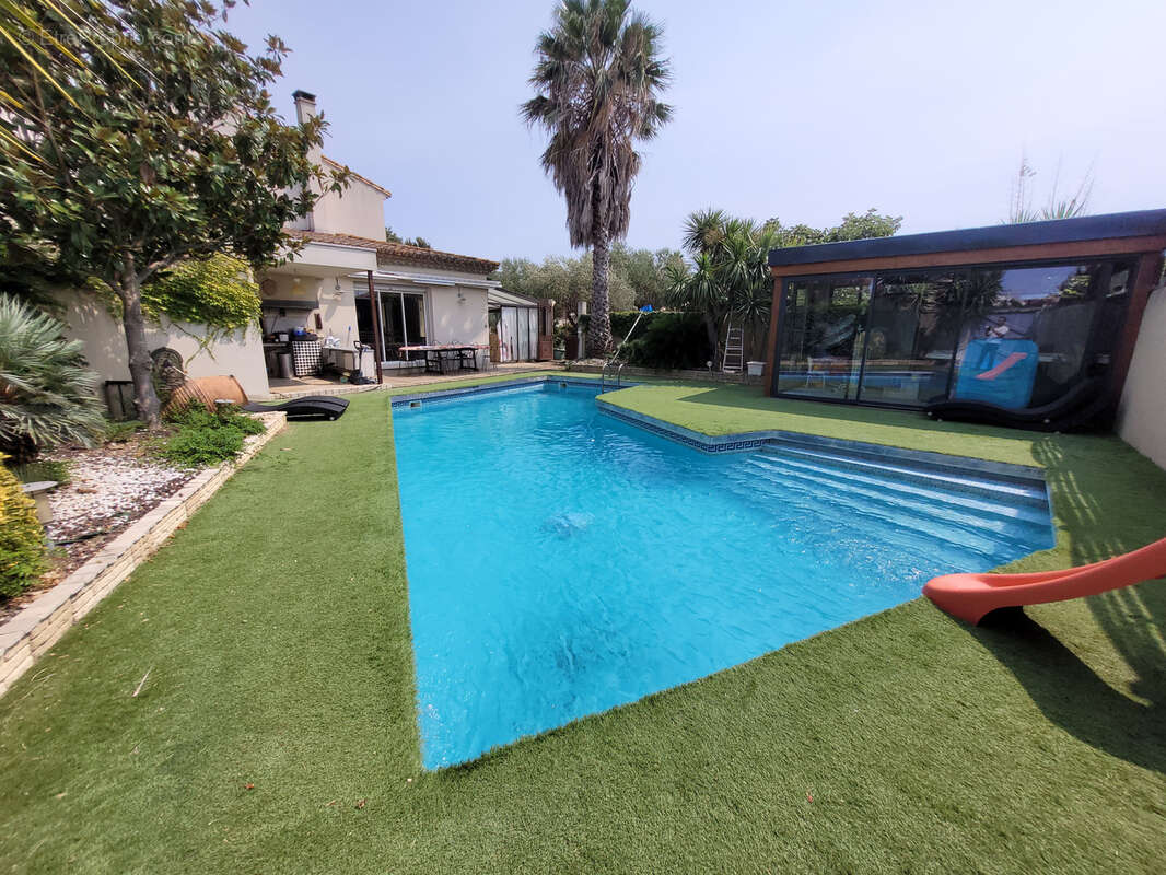 Coursan Villa de type 5 de 200 m2 habitable, plus un appartement de type 2 indépendant de 60 m2, piscine sur u - photo 38