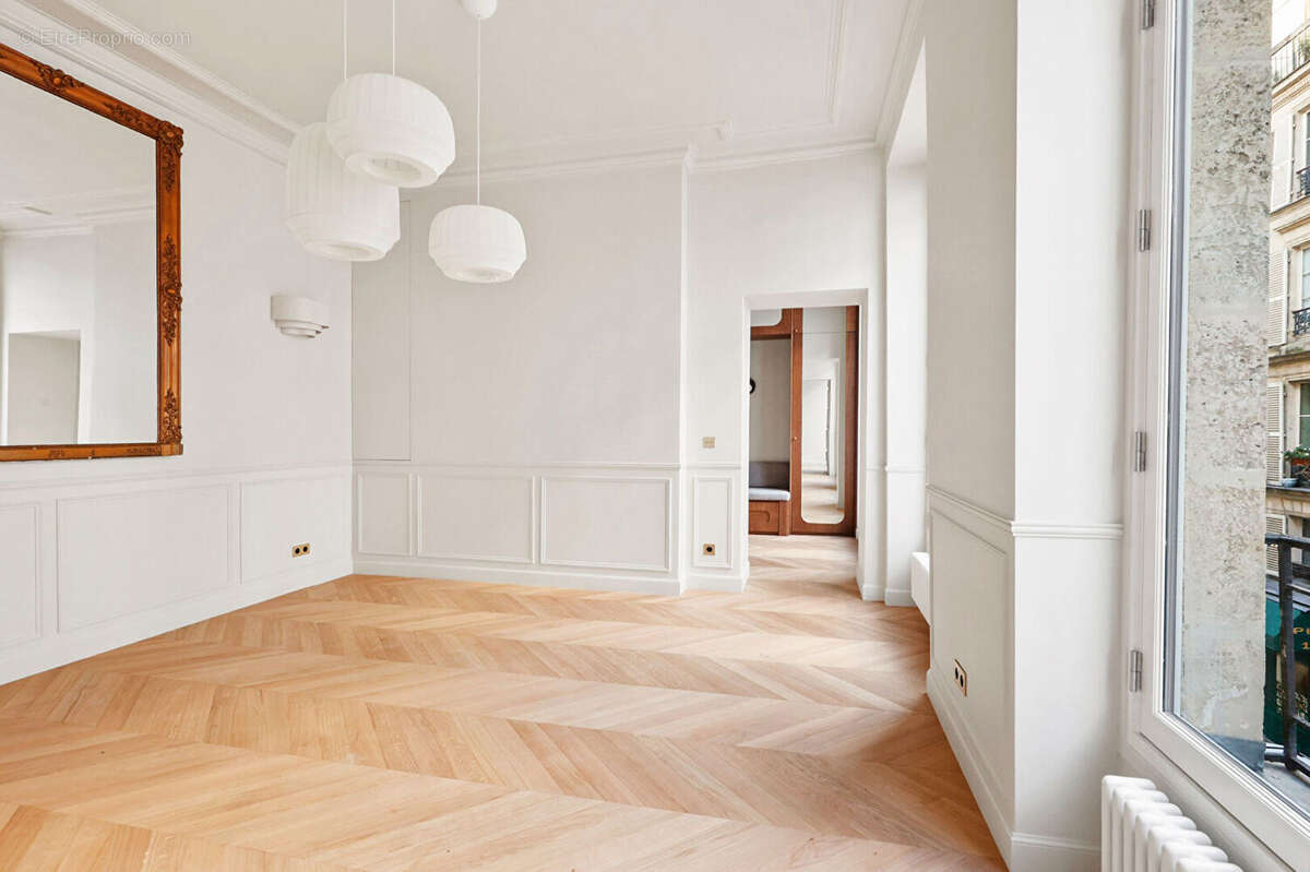 Appartement à PARIS-1E