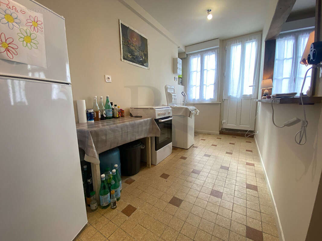 Maison à SAINT-GEORGES-DE-ROUELLEY