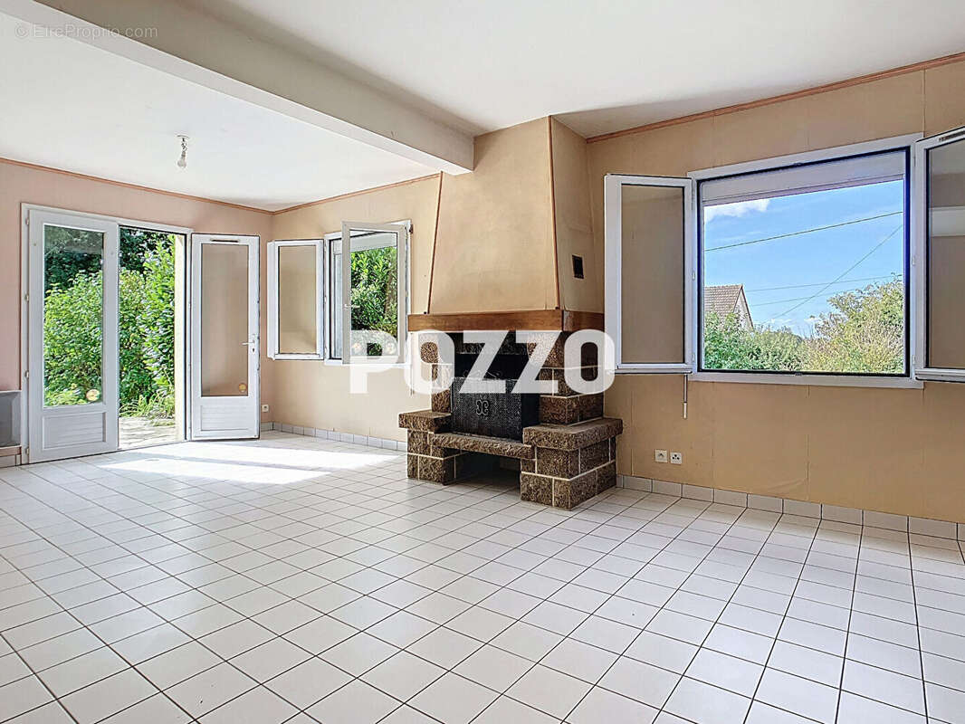 Maison à BRICQUEVILLE-SUR-MER