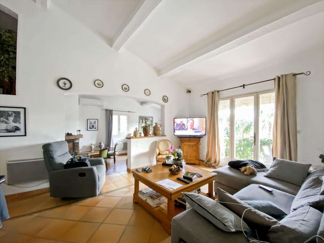 Maison à PLAN-DE-LA-TOUR