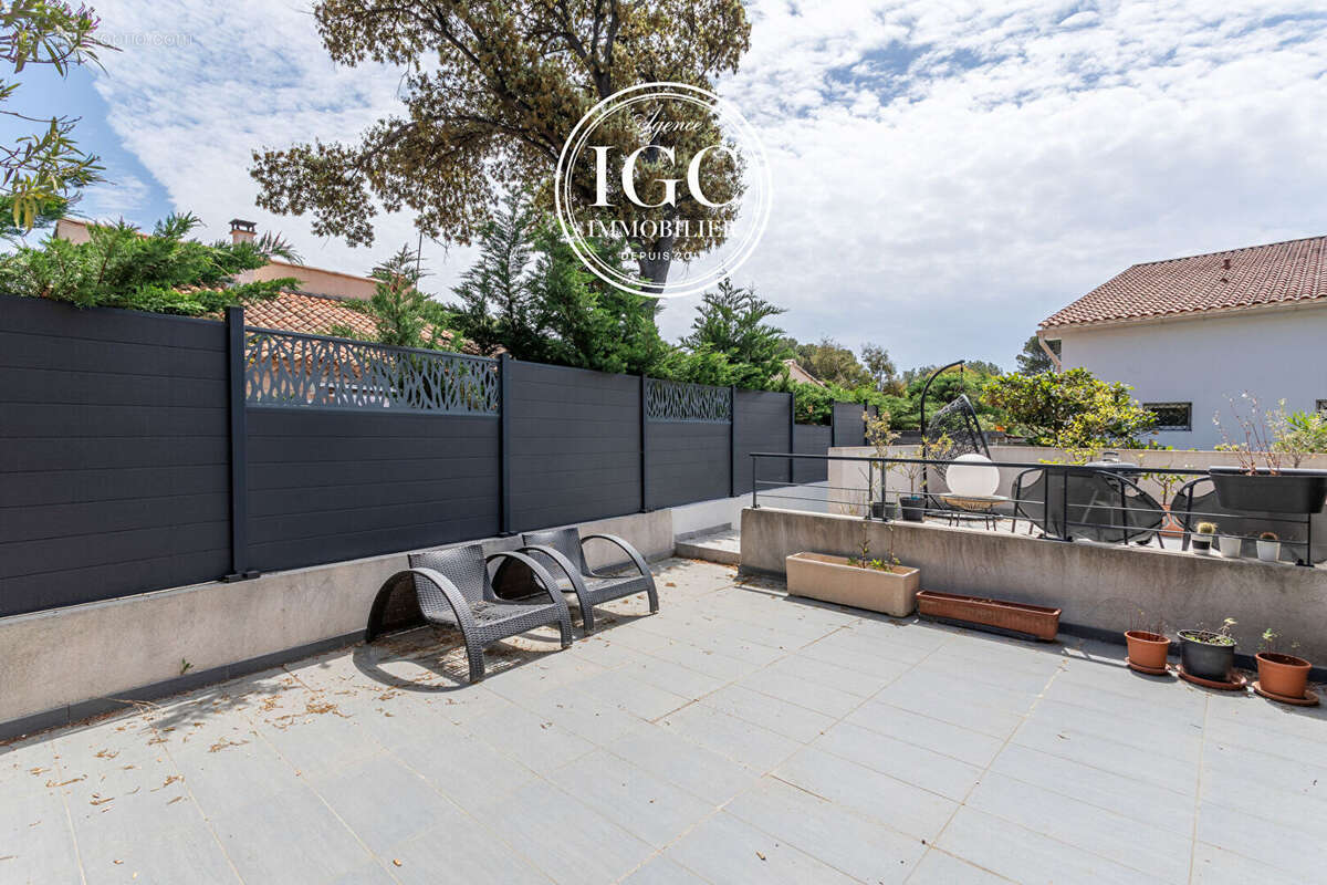 A VENDRE _ Très bel appartement de 68.87 m² avec jardin et terrasse , et garage proche mer à Carry-le-Rouet - photo 5
