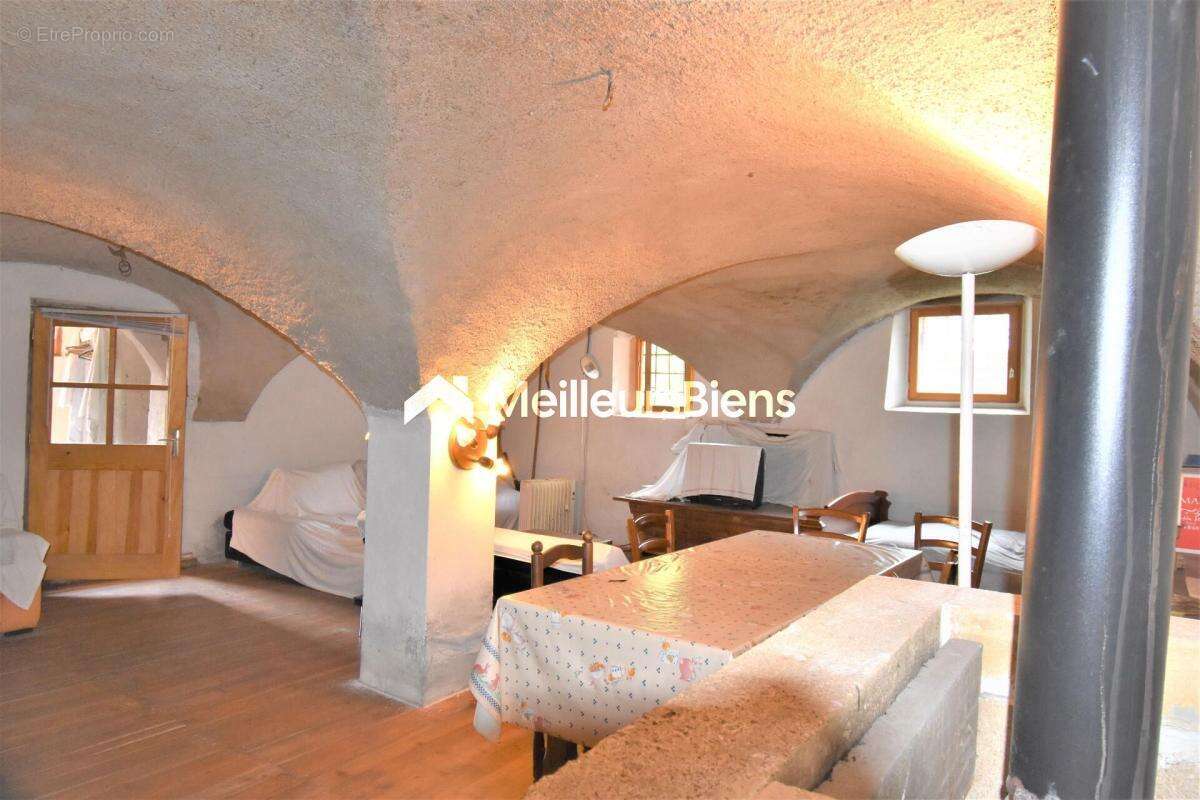 Maison de village 9 pièces 269 m² à rénover à Névache - photo 5