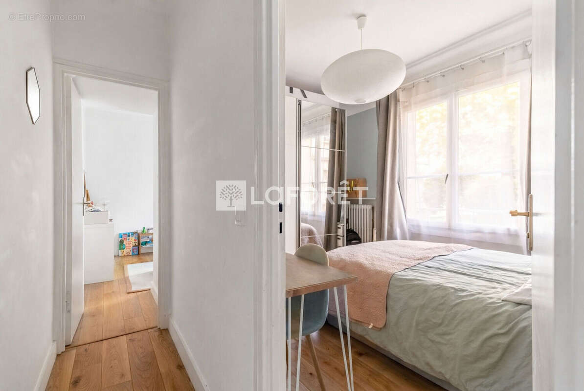 Appartement à PARIS-16E