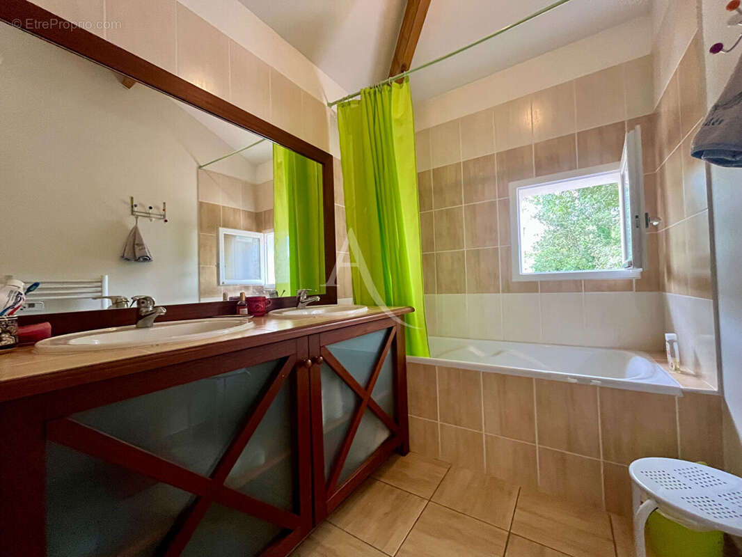 Maison à L&#039;AIGUILLON-SUR-VIE