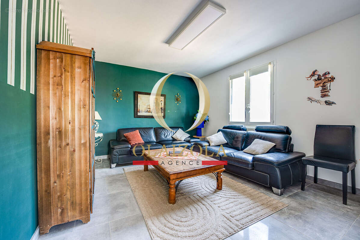 ESPELETTE - Maison basque avec appartement T2 et terrain de 2 000 m² - photo 6