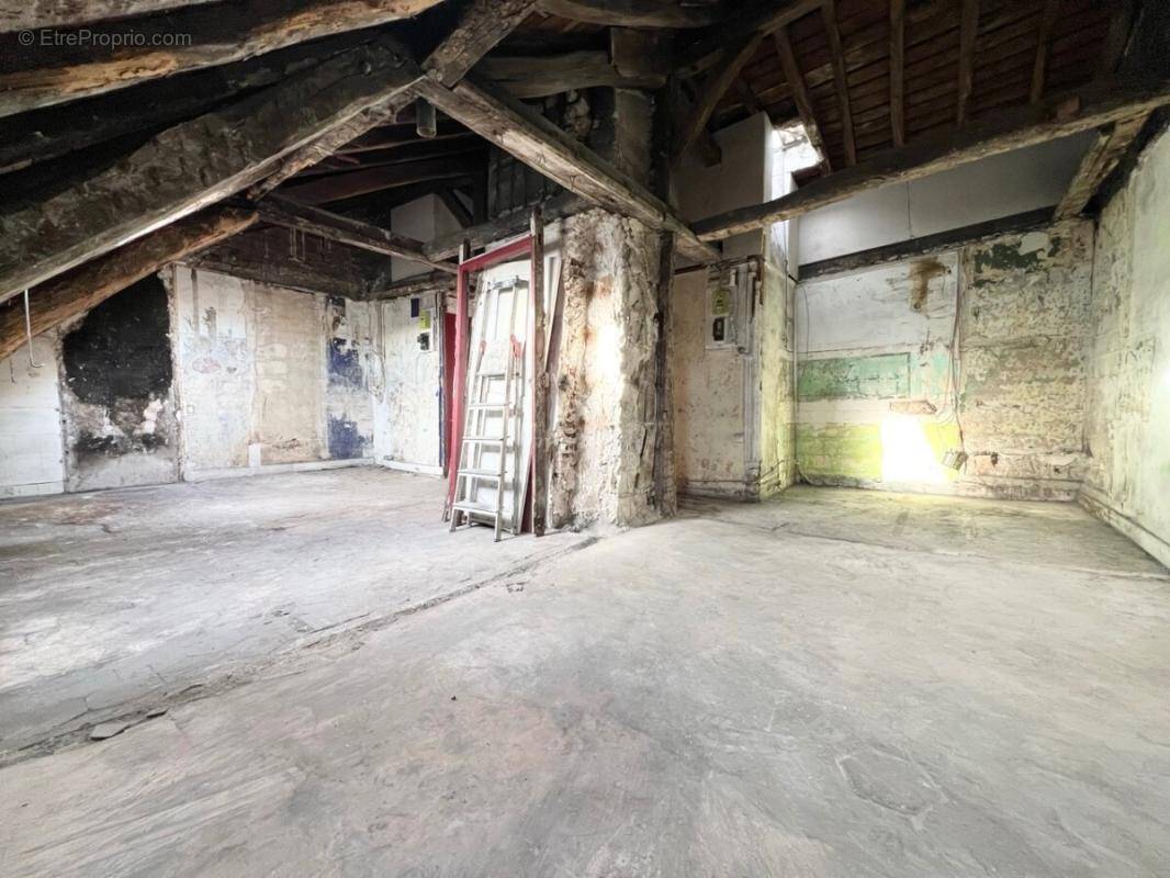 Appartement à PARIS-10E