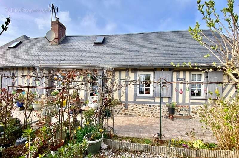 Maison à QUETTEVILLE