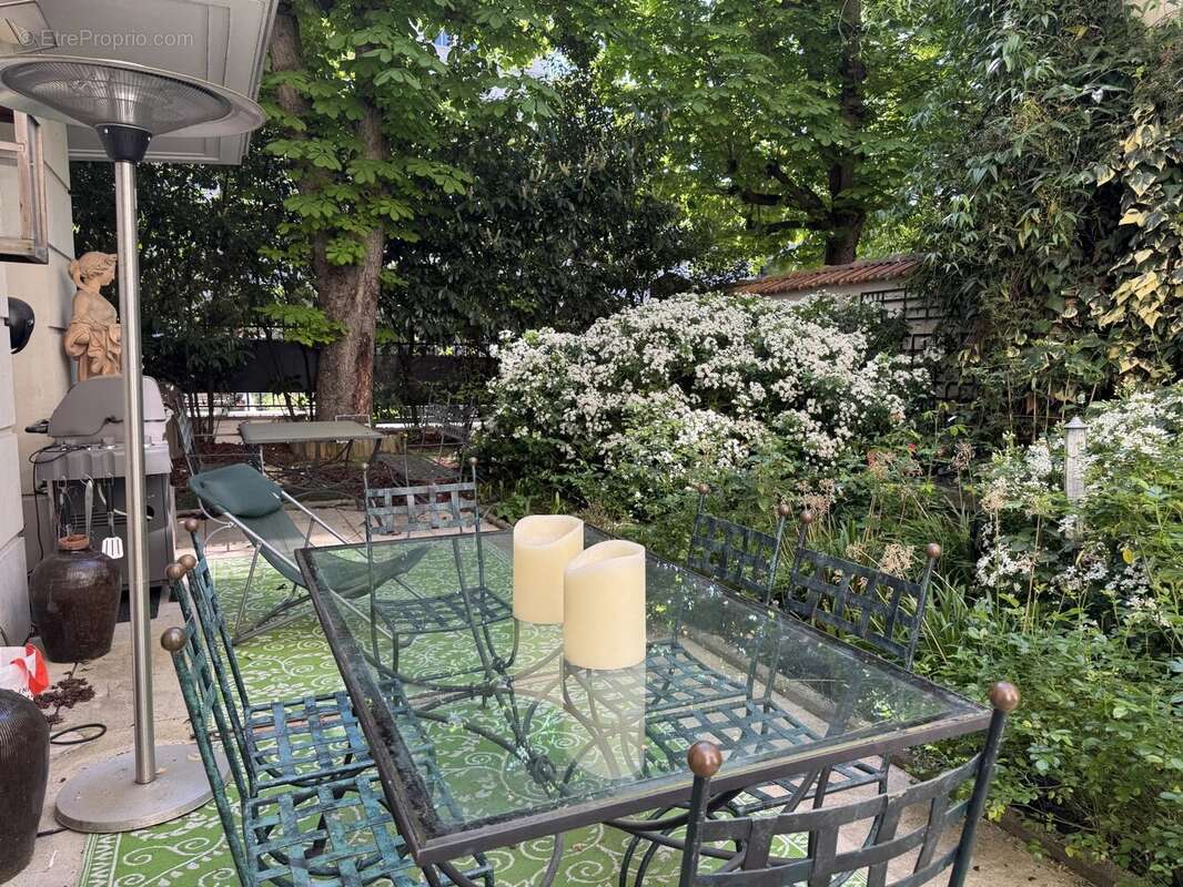 Appartement à NEUILLY-SUR-SEINE