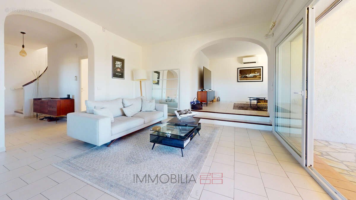 À vendre   maison - appartement indépendant - piscine et dépendances - photo 6