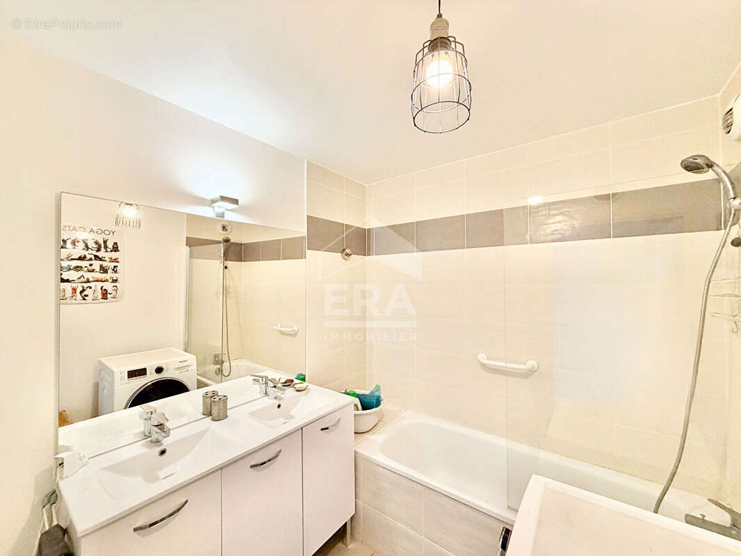 Appartement à MARSEILLE-5E