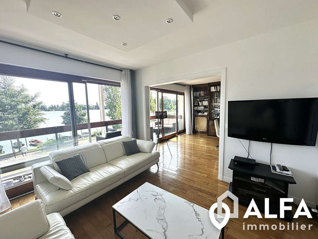 Appartement VUE LAC - 5 pièce(s) 116 m2 - TERRASSES DE  27 m2 - photo 7