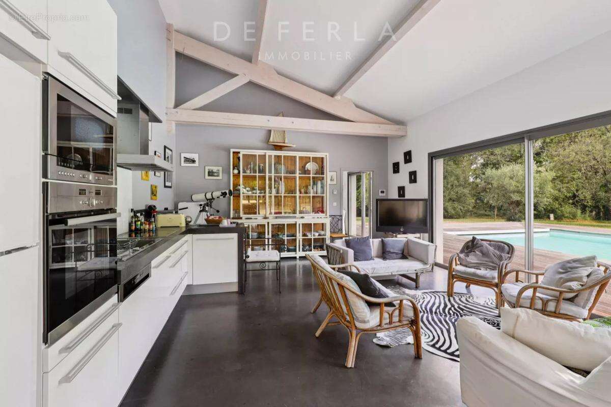 Maison à SAINT-JULIEN-DE-COPPEL