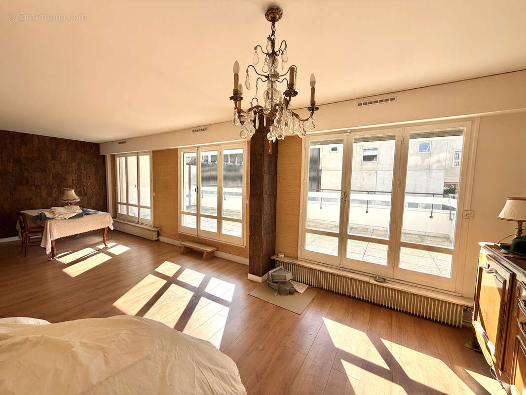 Appartement à PARIS-20E