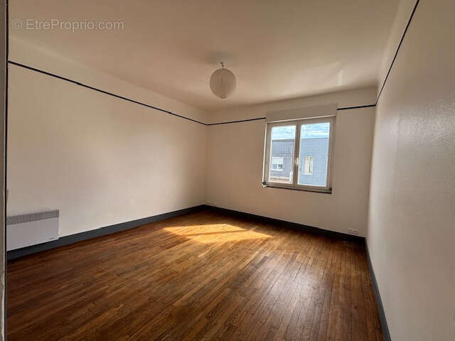 Appartement à DONVILLE-LES-BAINS