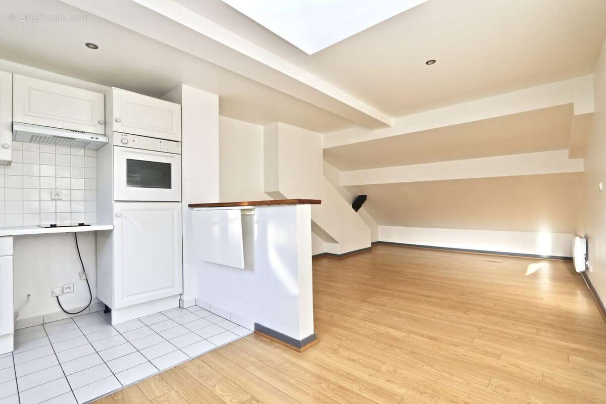 Appartement à PARIS-1E
