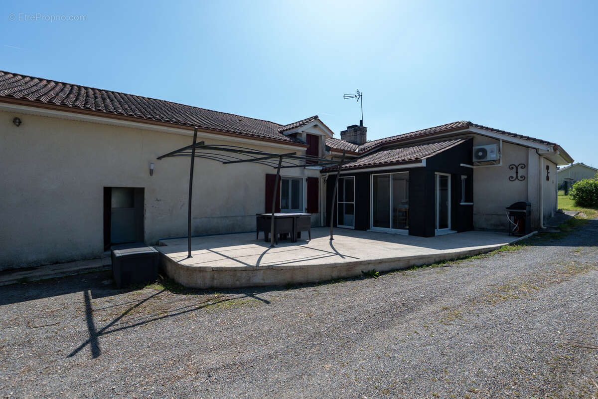 Maison à COULOUNIEIX-CHAMIERS