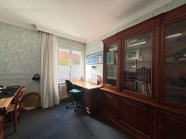 Maison à SAINT-GENEST-LERPT