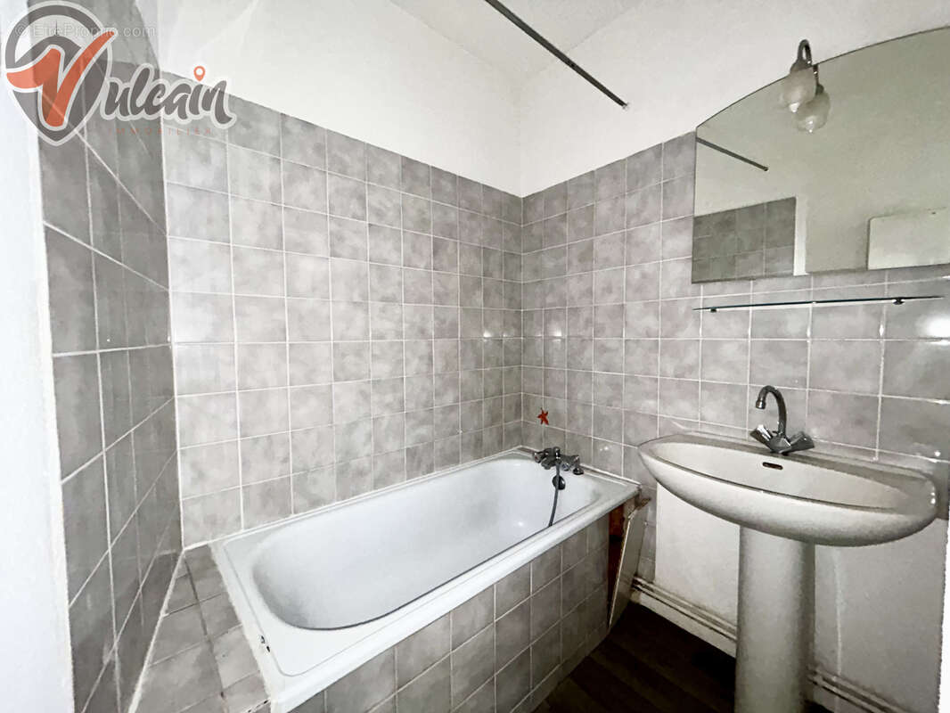 Appartement à SAINT-AMANT-TALLENDE